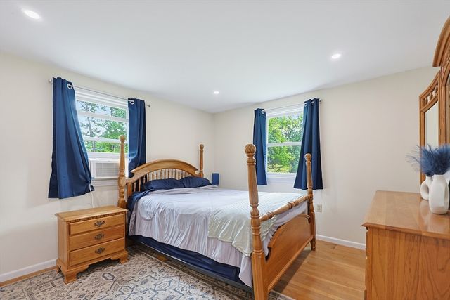 304 Primrose Hill Rd, Dracut, MA 01850
