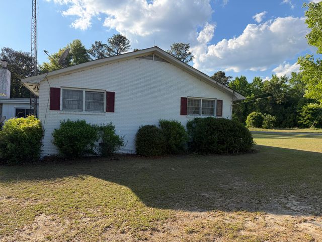 1976 Willow Swamp Road, Norway, SC 29113
