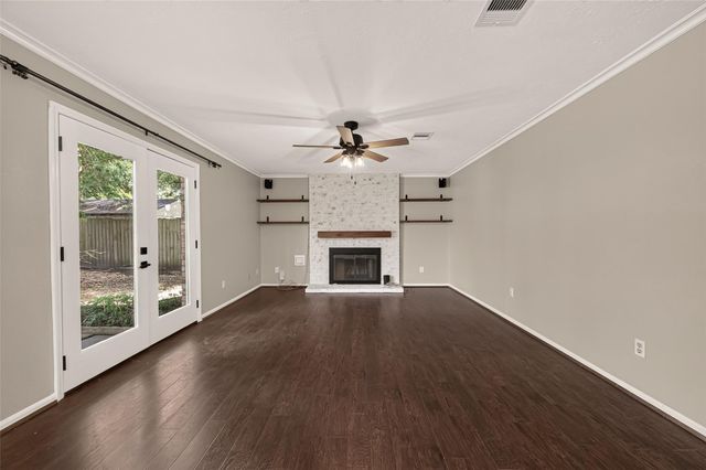 1030 Mabry Mill Road, Houston, TX 77062