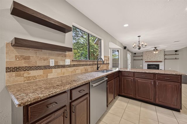1030 Mabry Mill Road, Houston, TX 77062