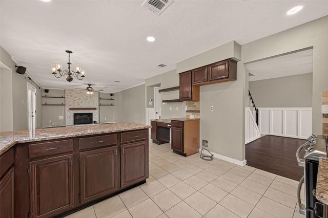 1030 Mabry Mill Road, Houston, TX 77062