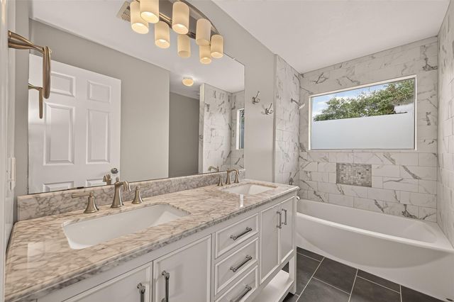 1030 Mabry Mill Road, Houston, TX 77062