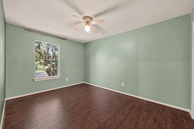 1030 Mabry Mill Road, Houston, TX 77062