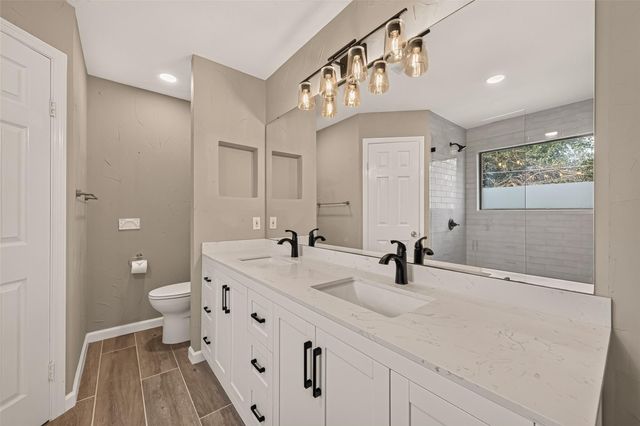 1030 Mabry Mill Road, Houston, TX 77062