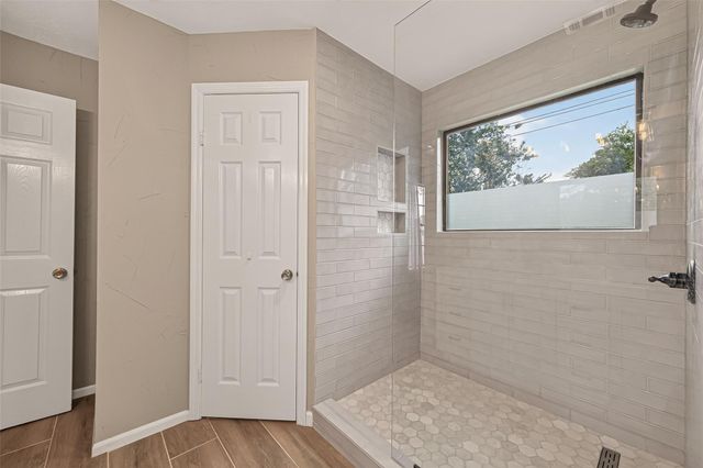 1030 Mabry Mill Road, Houston, TX 77062
