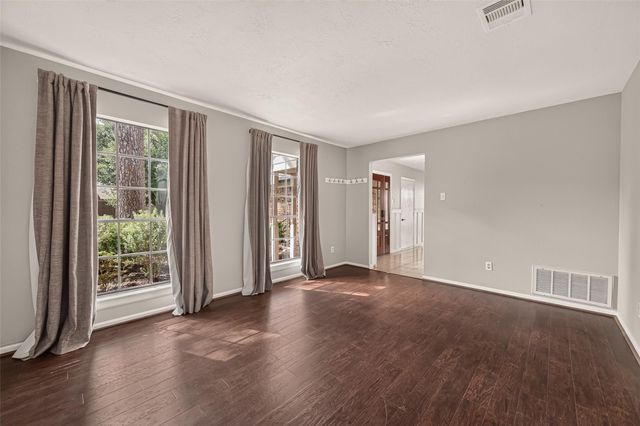 1030 Mabry Mill Road, Houston, TX 77062