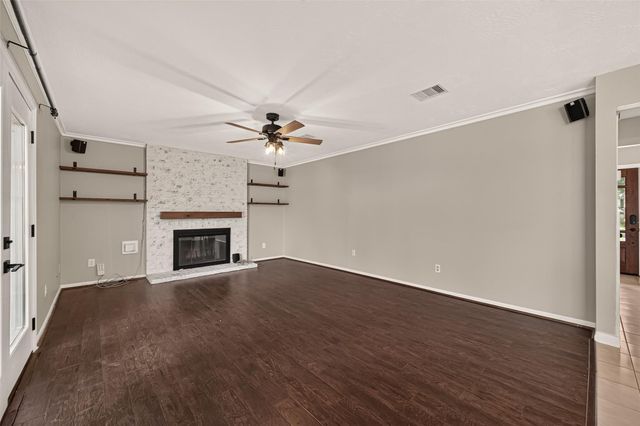 1030 Mabry Mill Road, Houston, TX 77062