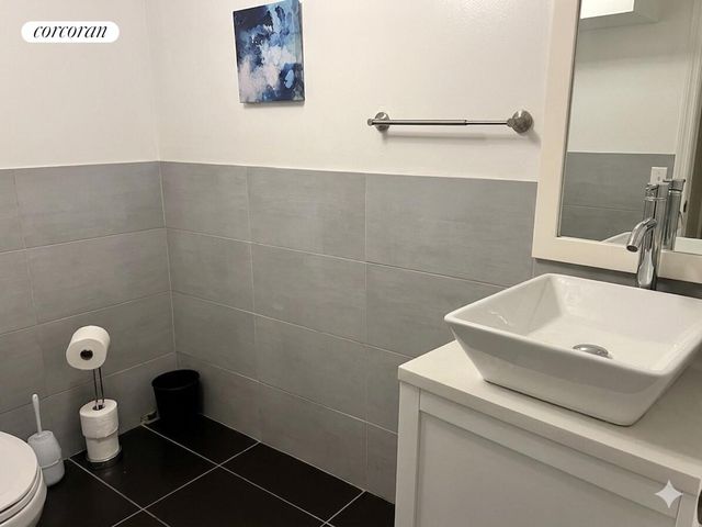 487 HART Street, New York City, NY 11221