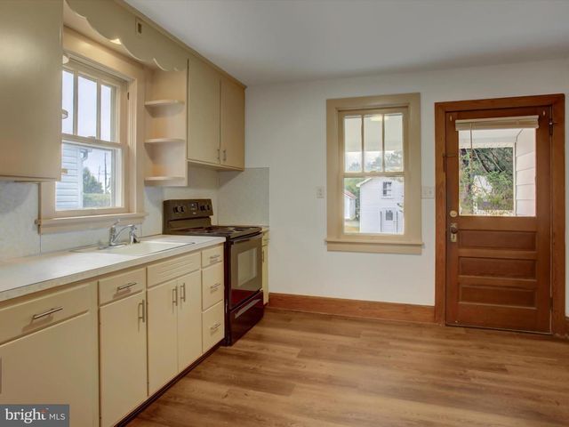 557 N FRANKLIN ST, Chambersburg, PA 17201