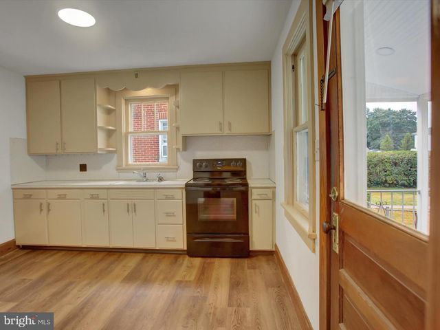 557 N FRANKLIN ST, Chambersburg, PA 17201