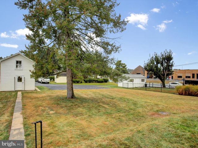 557 N FRANKLIN ST, Chambersburg, PA 17201