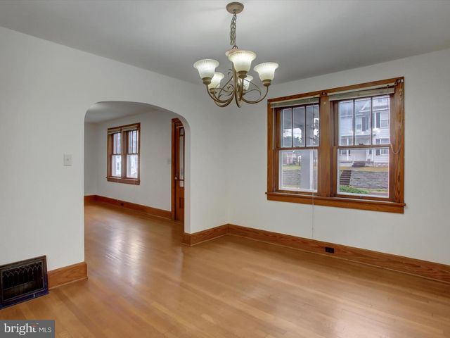557 N FRANKLIN ST, Chambersburg, PA 17201