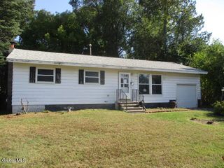 1 Thoroughbred Lane, Colonie, NY 12205