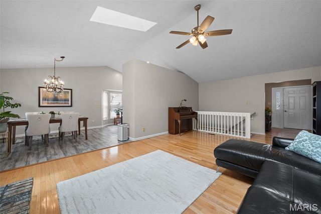 26 Docs Court, St Charles, MO 63303
