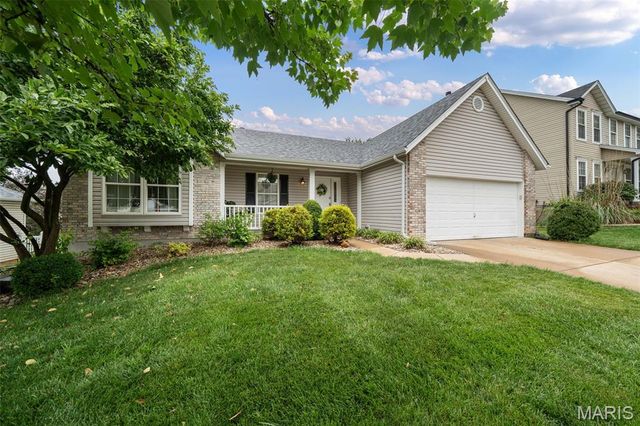 26 Docs Court, St Charles, MO 63303