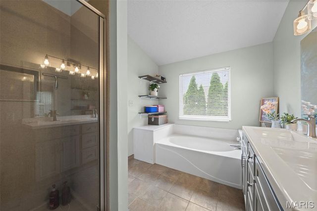 26 Docs Court, St Charles, MO 63303