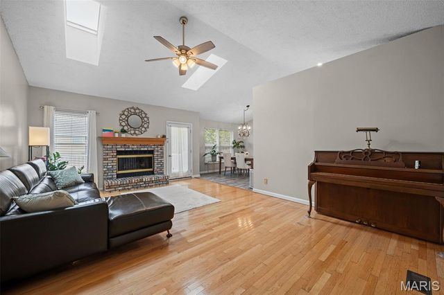26 Docs Court, St Charles, MO 63303