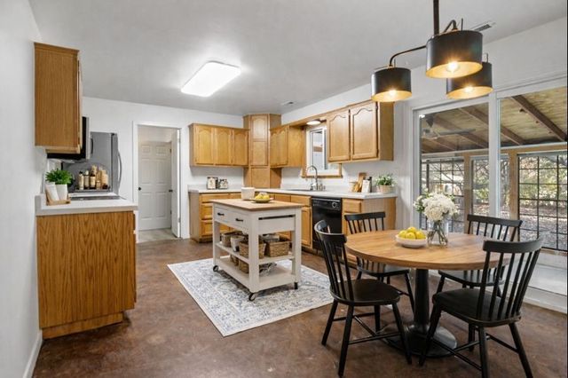 3354 N Martin Avenue, Fayetteville, AR 72703