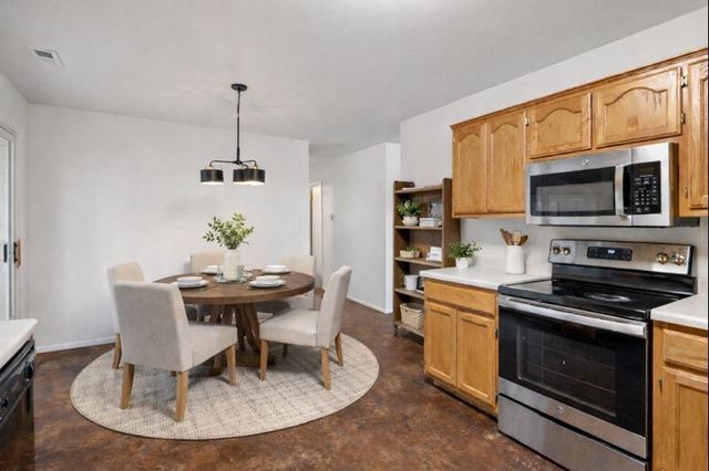 3354 N Martin Avenue, Fayetteville, AR 72703