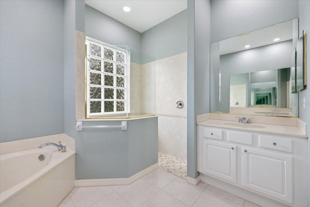 4956 BRIDGEHAMPTON BOULEVARD, Sarasota, FL 34238