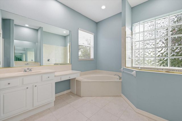 4956 BRIDGEHAMPTON BOULEVARD, Sarasota, FL 34238