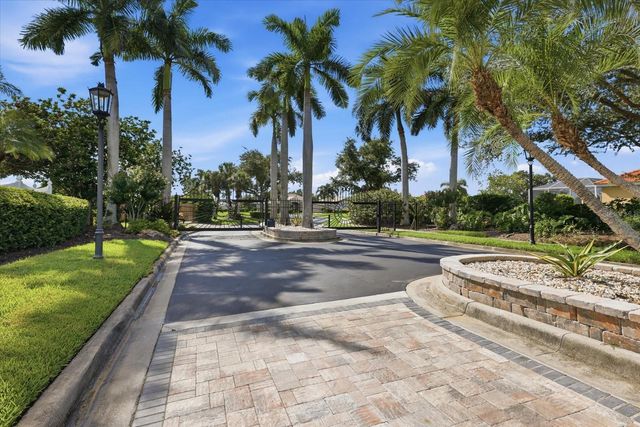 4956 BRIDGEHAMPTON BOULEVARD, Sarasota, FL 34238