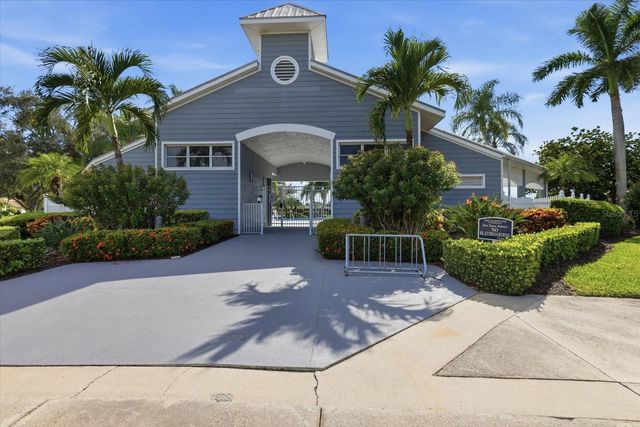 4956 BRIDGEHAMPTON BOULEVARD, Sarasota, FL 34238