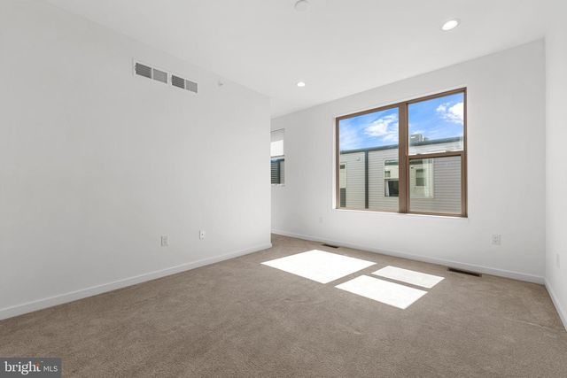 3118 PIERVIEW LN, Philadelphia, PA 19125