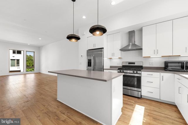 3118 PIERVIEW LN, Philadelphia, PA 19125