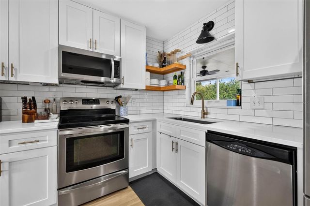2101 37TH STREET N, St Petersburg, FL 33713