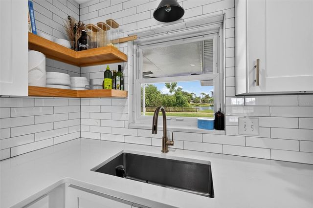 2101 37TH STREET N, St Petersburg, FL 33713