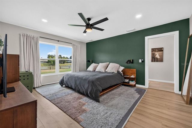 2101 37TH STREET N, St Petersburg, FL 33713