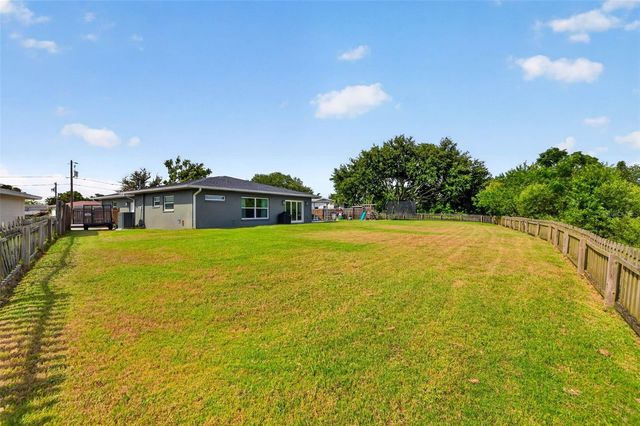 2101 37TH STREET N, St Petersburg, FL 33713