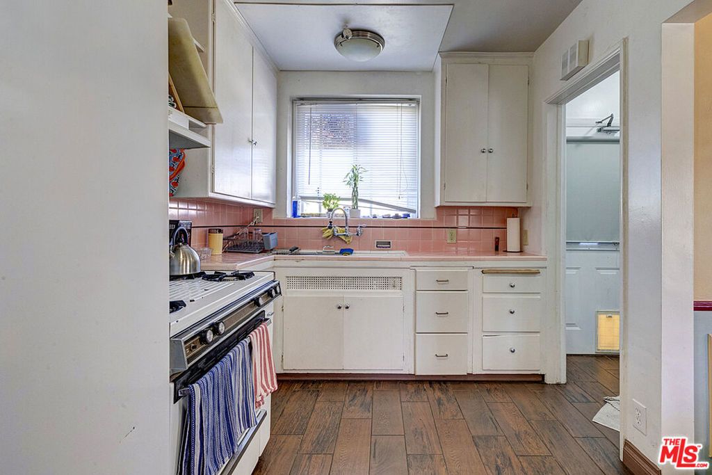8046 Westlawn Avenue, Los Angeles, CA 90045 — photo 5