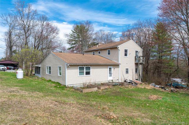 18 Powerline Lane, Staatsburg, NY 12580