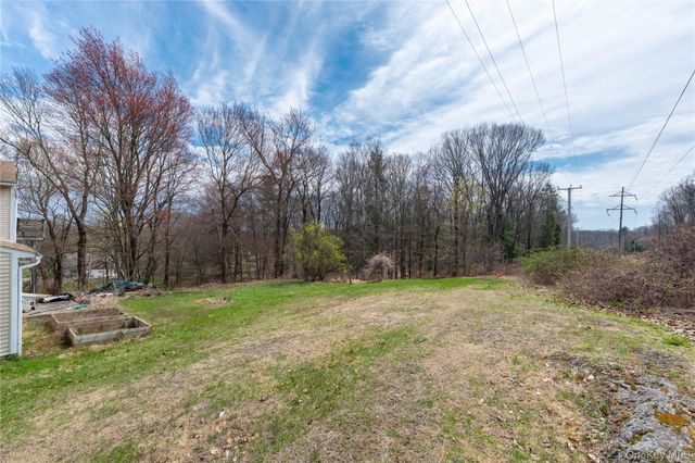 18 Powerline Lane, Staatsburg, NY 12580