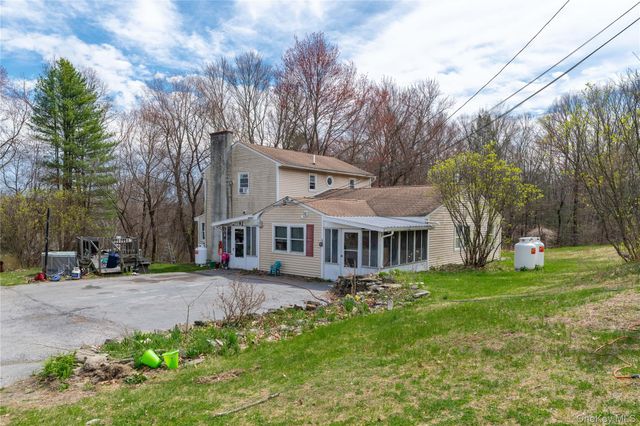 18 Powerline Lane, Staatsburg, NY 12580
