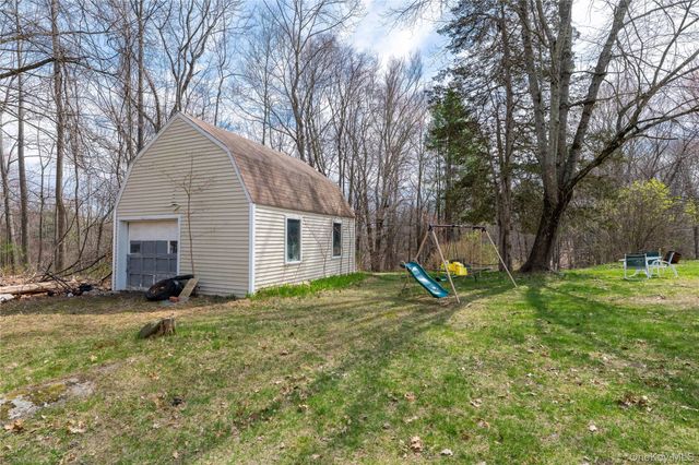 18 Powerline Lane, Staatsburg, NY 12580