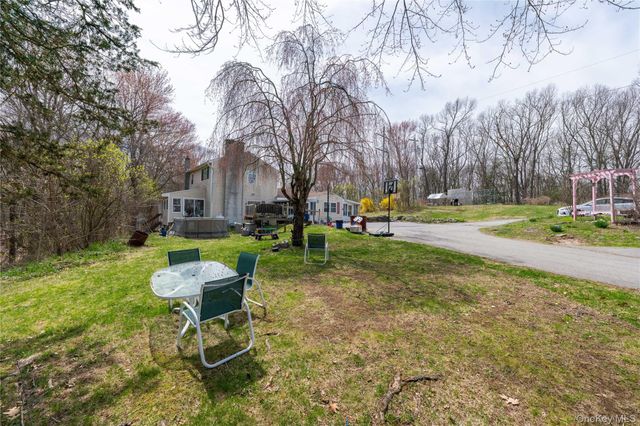 18 Powerline Lane, Staatsburg, NY 12580