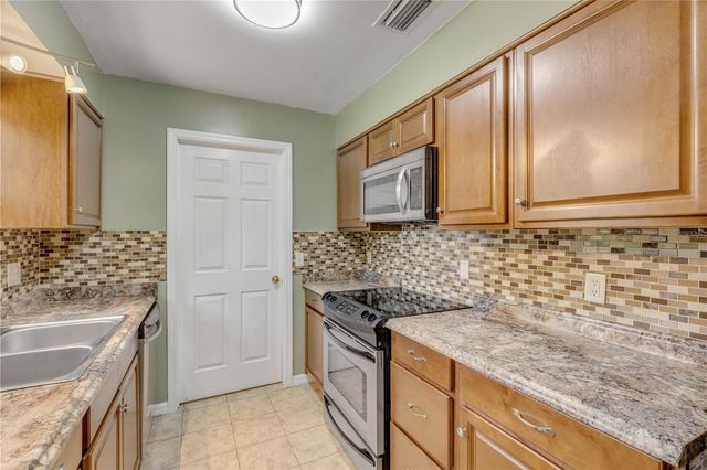380 JULIA AVENUE, Orange City, FL 32763
