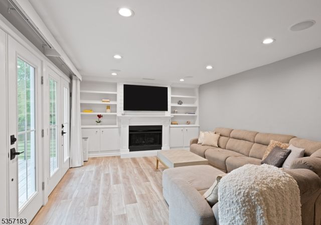 276 River Drive, River Vale Twp., NJ 07675