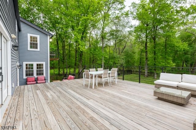 276 River Drive, River Vale Twp., NJ 07675