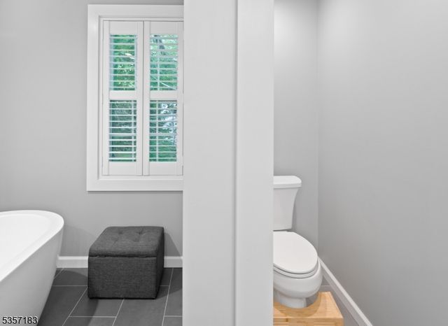 276 River Drive, River Vale Twp., NJ 07675