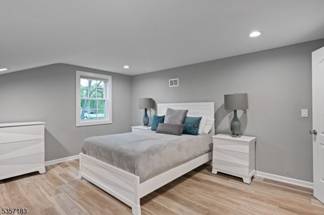 276 River Drive, River Vale Twp., NJ 07675