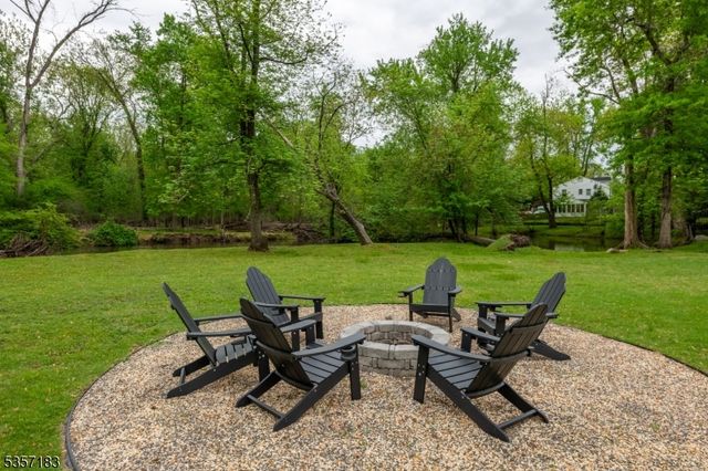 276 River Drive, River Vale Twp., NJ 07675