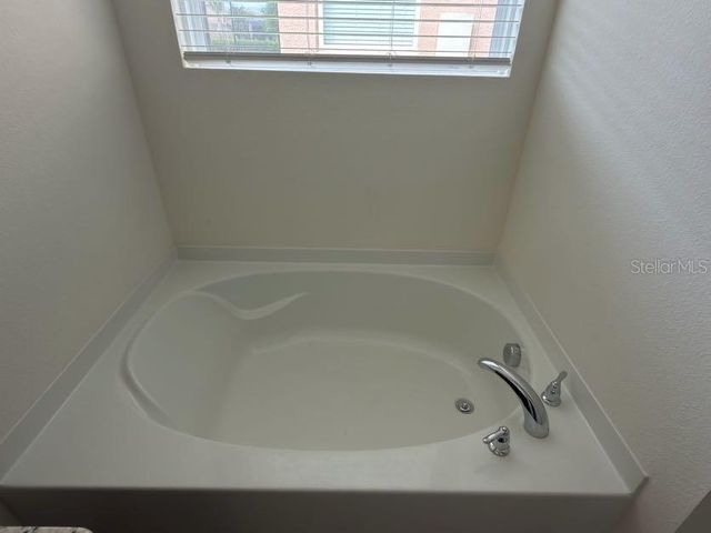 7604 OAKMOSS LOOP, Davenport, FL 33837