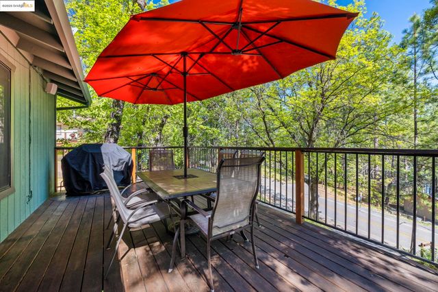 19779 Pine Mountain Dr, Groveland, CA 95321