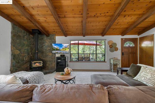 19779 Pine Mountain Dr, Groveland, CA 95321