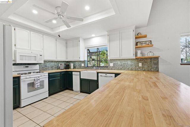 19779 Pine Mountain Dr, Groveland, CA 95321