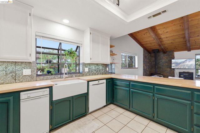 19779 Pine Mountain Dr, Groveland, CA 95321